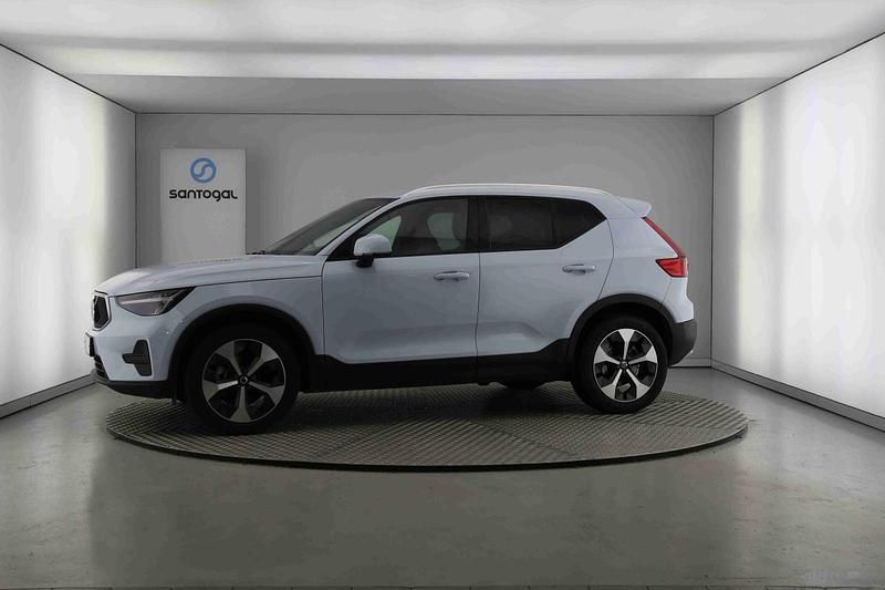 Usado Volvo XC40 Core 163 HP (119 kW) 2025 Azul SUV