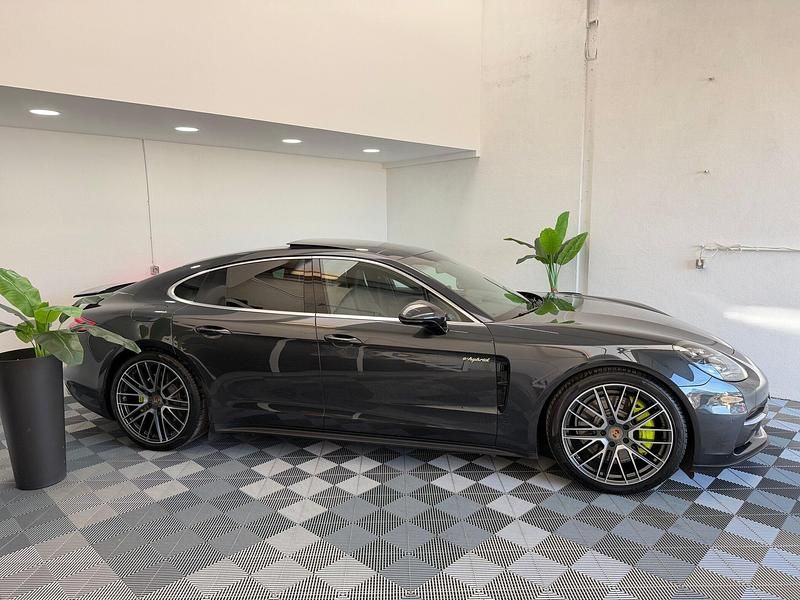 Usado Porsche Panamera 4 Executive 462 HP (339 kW) 2018 Cinza Sedan