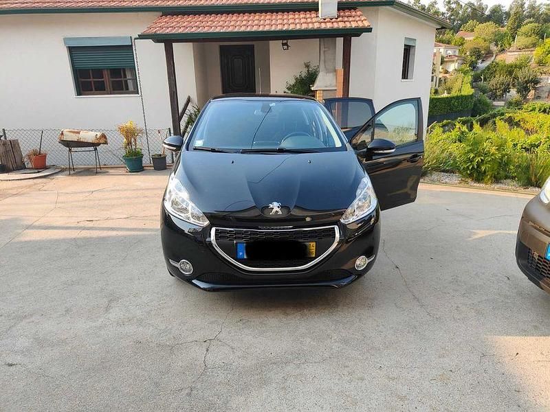 Usado 2014 Peugeot 208 Active Citadino | € 9.800 (Preço justo) - Imagem 1/4