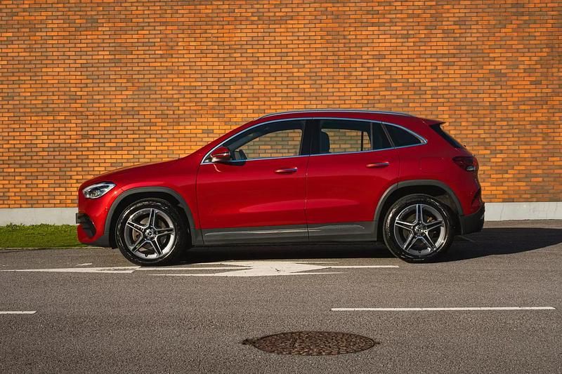 Usado Mercedes GLA250 AMG line 218 HP (160 kW) 2022 Vermelho SUV
