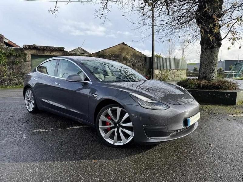 Cinzento Usado 2019 Tesla Model 3 Sedan | € 26.990 (Preço justo) - Imagem 1/4