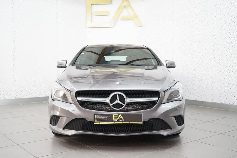 Cinza Usado 2015 Mercedes CLA200 Shooting Brake Carrinha | € 18.980 - Imagem 1/3