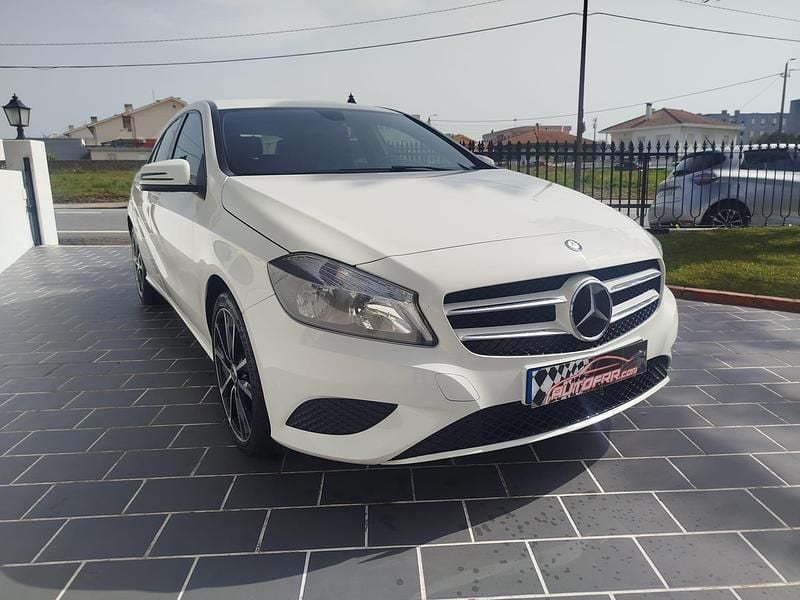 Usado Mercedes A180 Urban 109 HP (80 kW) 2014 Branco