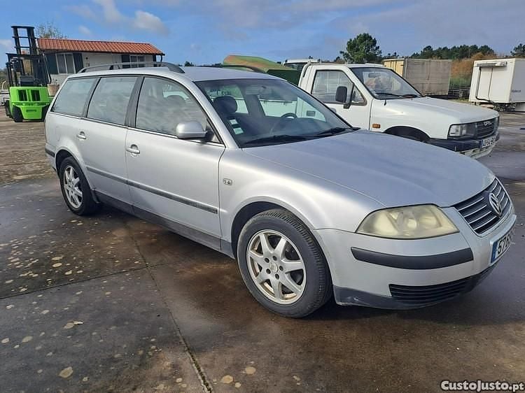 Cinza Usado 2001 VW Passat Carrinha | € 2.900 (Preço justo) - Imagem 1/1