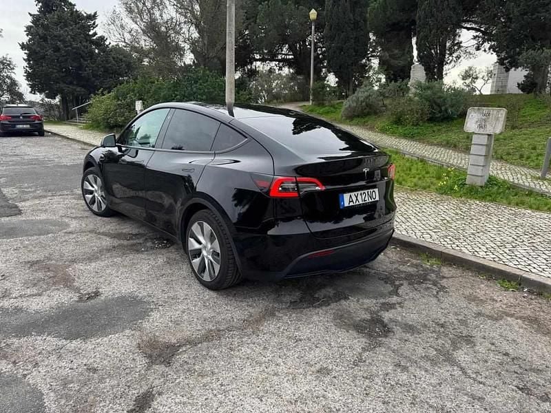 Usado Tesla Model Y Standard Range 219 kW (299 HP) 2023 Preto SUV