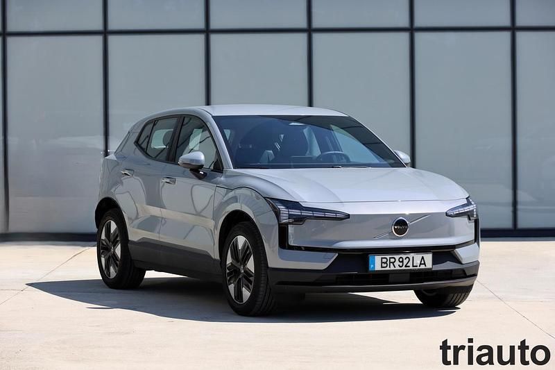 Azul Novo 2025 Volvo EX30 Core SUV | € 38.700 - Imagem 1/4