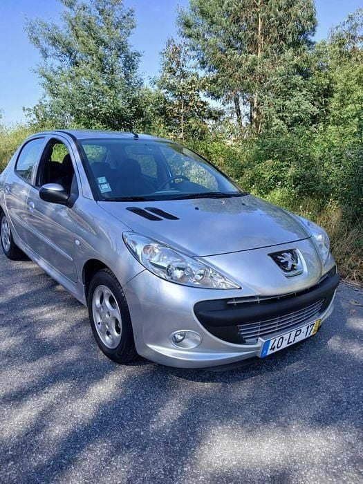 Usado 2011 Peugeot 206+ Citadino | € 5.450 - Imagem 1/4