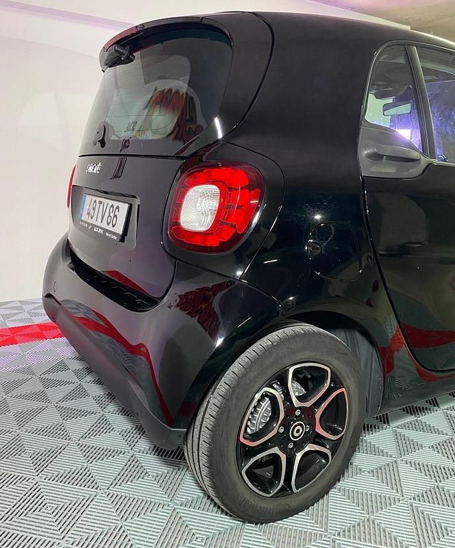 Usado Smart ForTwo Coupé Prime 60 kW (82 HP) 2017 Preto Coupé
