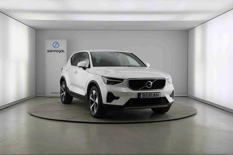 Usado Volvo XC40 Core 163 HP (119 kW) 2025 Branco SUV
