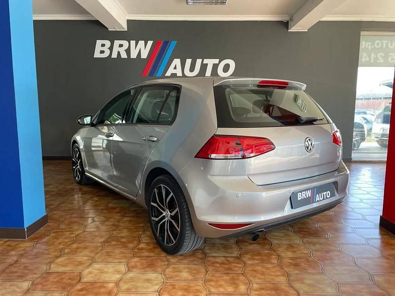 Usado VW Golf VII Highline 105 HP (77 kW) 2014 Cinzento Citadino