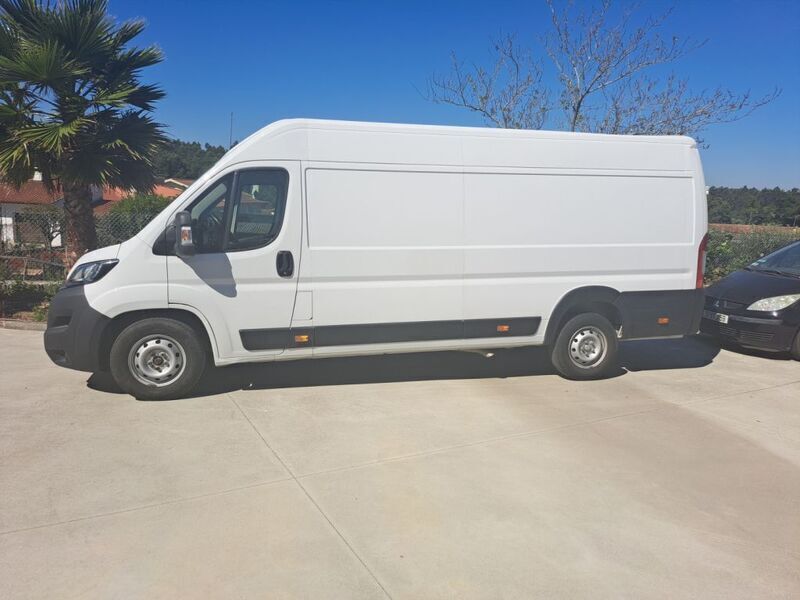 Branco Usado 2020 Fiat Ducato Van | € 22.000 (Preço justo) - Imagem 1/4