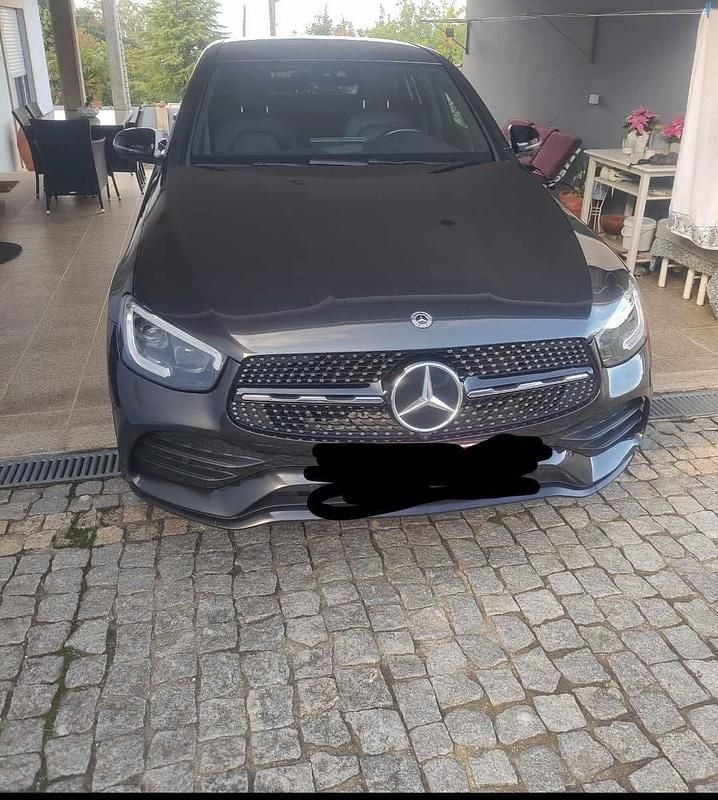 Cinzento Usado 2021 Mercedes GLC300 | € 49.500 (Preço justo) - Imagem 1/4