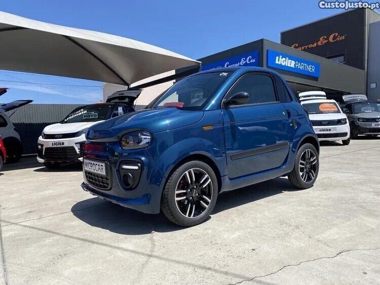 Azul Usado 2024 Aixam Microcar Citadino | € 14.729 - Imagem 1/1