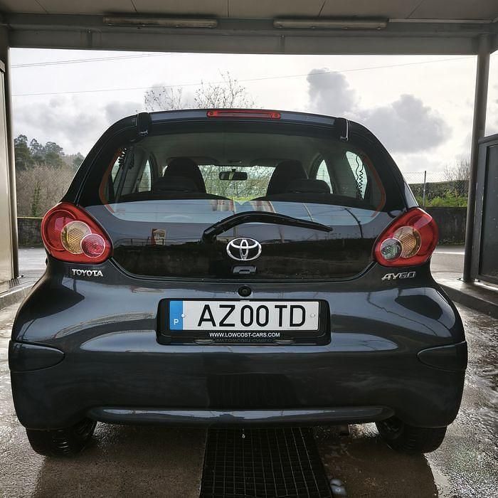 Usado Toyota Aygo 68 HP (50 kW) 2007 Citadino
