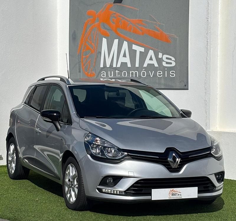 Cinza Usado 2021 Renault Clio V LIMITED Carrinha | € 14.999 (Preço justo) - Imagem 1/4