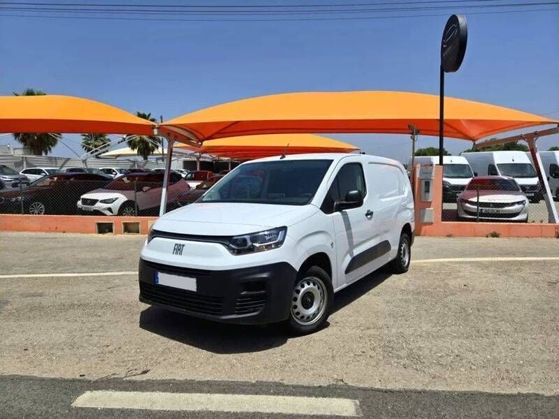 Branco Usado 2022 Fiat Doblò S Monovolume | € 15.950 (Bom preço) - Imagem 1/4