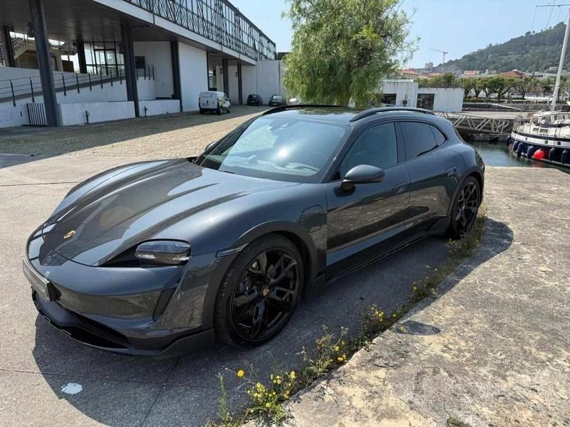 Usado Porsche Taycan 350 kW (476 HP) 2024 Outra Sedan