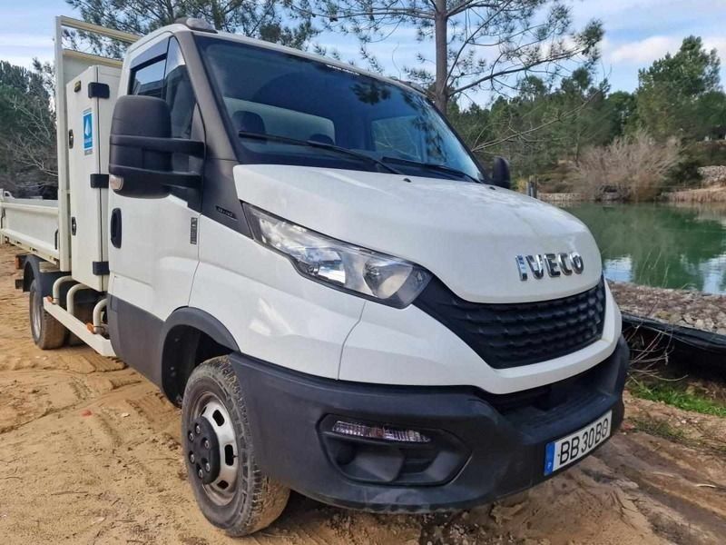 Branco Usado 2021 Iveco Daily | € 36.900 - Imagem 1/4