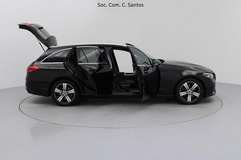 Usado Mercedes C220 Avantgarde 200 HP (147 kW) 2024 Preto Carrinha