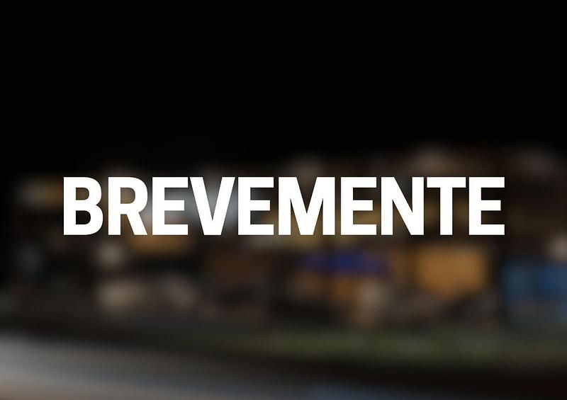 Azul Usado 2023 Jeep Compass SUV | € 29.990 (Caro) - Imagem 1/1