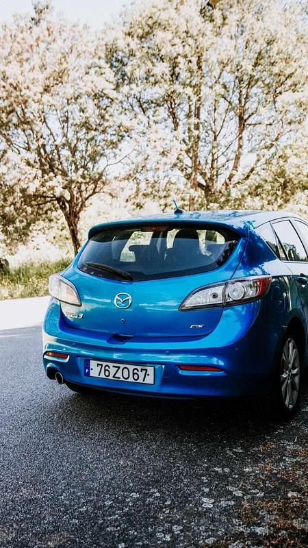 Azul Usado 2010 Mazda 3 Citadino | € 7.500 - Imagem 1/4