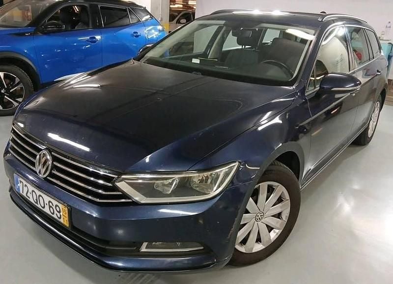 Usado VW Passat Trendline 120 HP (88 kW) 2015 Azul Carrinha