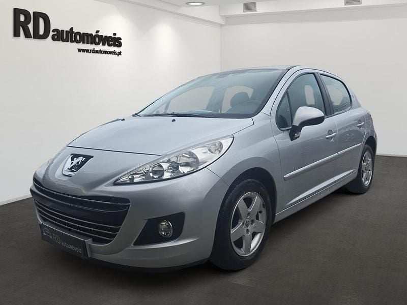 Cinzento Usado 2010 Peugeot 207 | € 7.500 (Caro) - Imagem 1/4