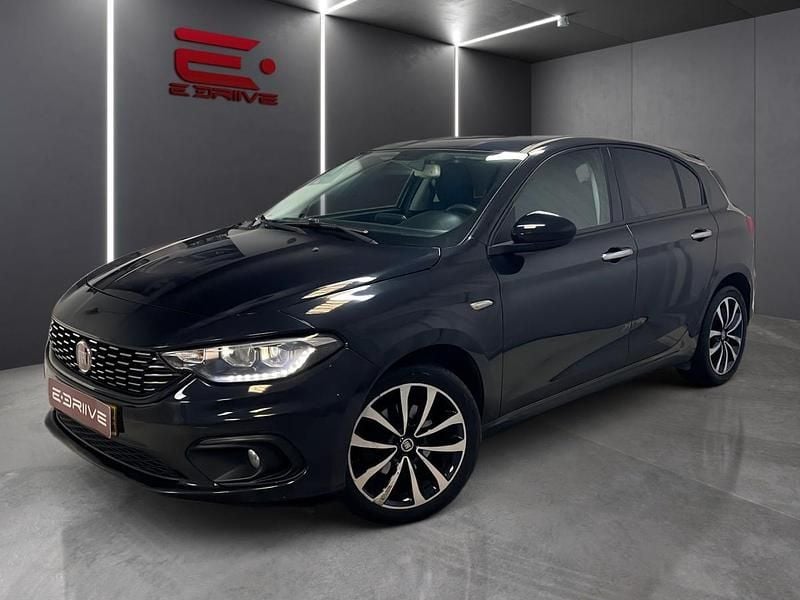 Azul Usado 2018 Fiat Tipo Lounge Sedan | € 11.980 (Preço justo) - Imagem 1/4