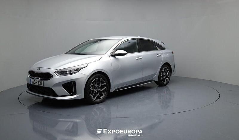 Usado Kia ProCeed 119 HP (87 kW) 2021 Cinzento Carrinha