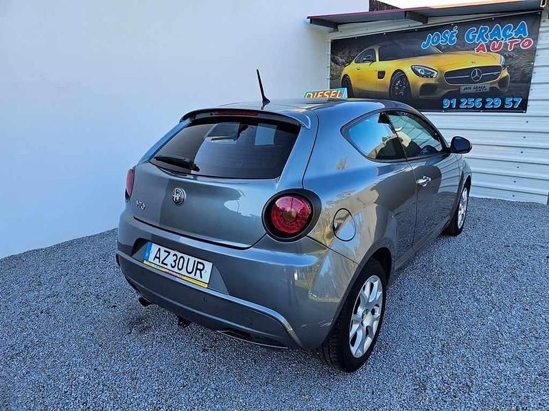 Usado Alfa Romeo MiTo 85 HP (62 kW) 2011 Cinzento Citadino