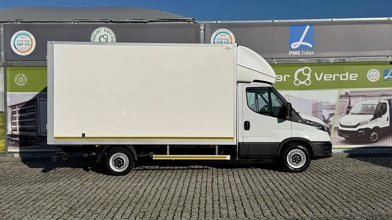 Usado Iveco Daily 160 HP (117 kW) 2023 Branco