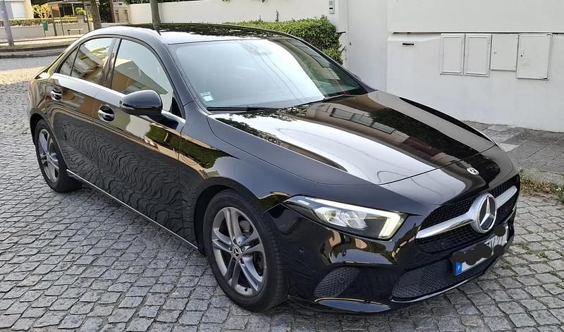 Preto Usado 2020 Mercedes A180 Style Sedan | € 22.900 (Preço justo) - Imagem 1/4