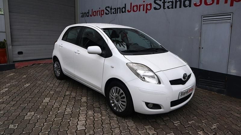 Branco Usado 2010 Toyota Yaris | € 7.750 (Preço justo) - Imagem 1/4