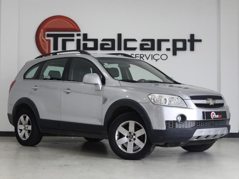 Cinzento Usado 2008 Chevrolet Captiva SUV | € 8.900 (Caro) - Imagem 1/4
