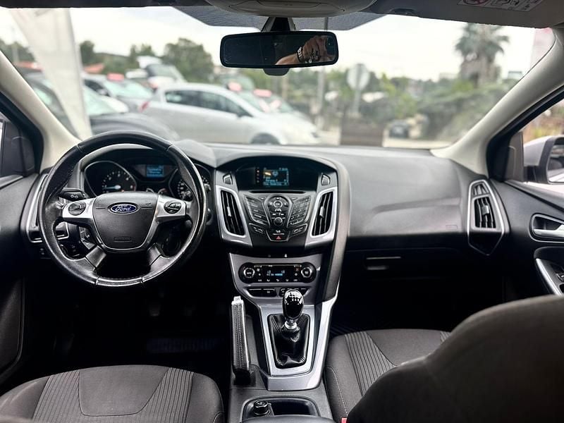 Usado Ford Focus Titanium 115 HP (84 kW) 2014 Cinza Carrinha