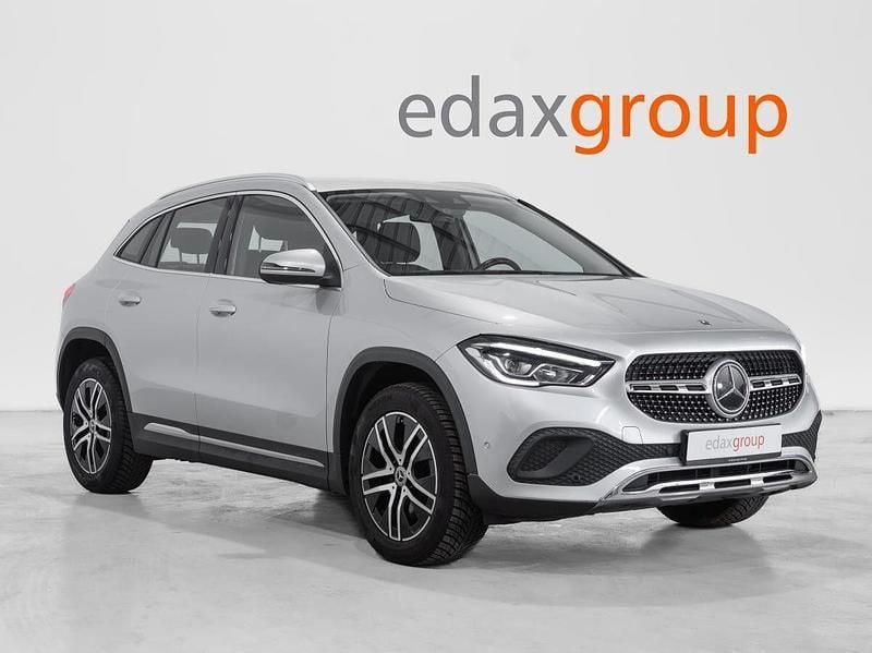 Cinza Usado 2021 Mercedes GLA250 Progressive SUV | € 32.990 - Imagem 1/4