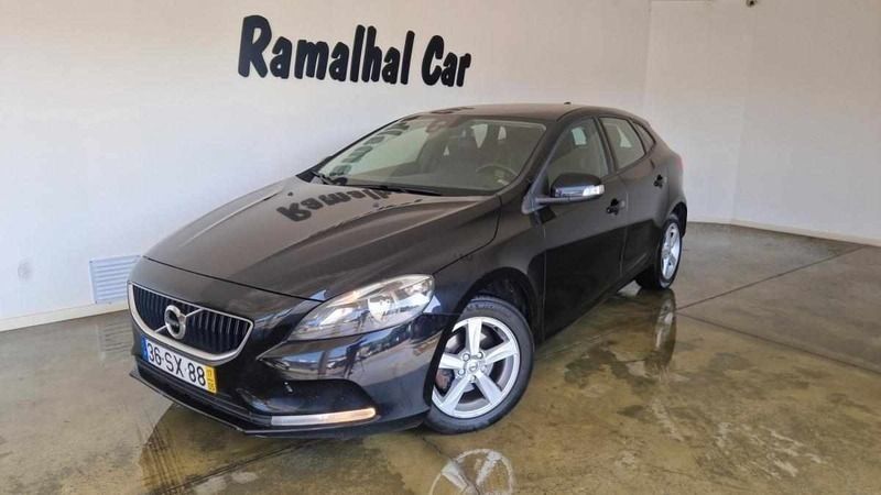 Preto Usado 2017 Volvo V40 Kinetic Carrinha | € 12.700 (Caro) - Imagem 1/4