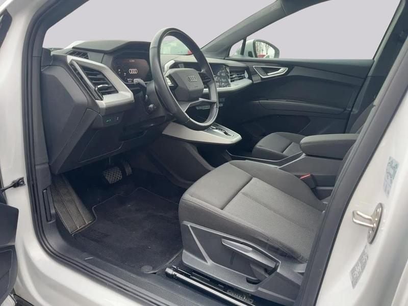 Usado Audi Q4 e-tron 150 kW (204 HP) 2022 Branco SUV