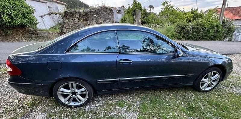 Cinzento Usado 2004 Mercedes CLK200 Coupé | € 6.200 (Preço justo) - Imagem 1/4