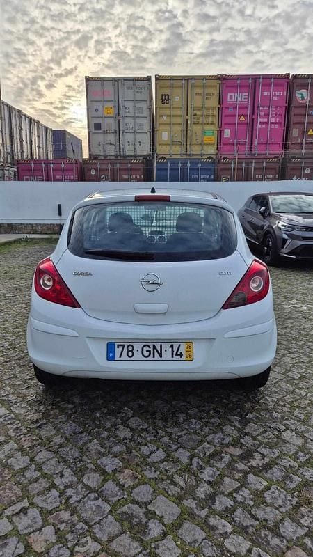 Usado Opel Corsa 75 HP (55 kW) 2008 Branco Carrinha