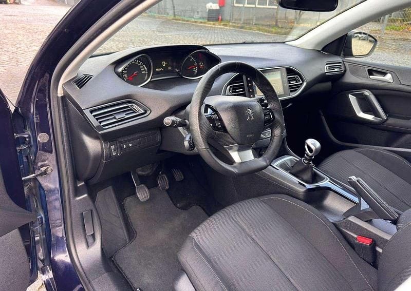Usado Peugeot 308 SW 120 HP (88 kW) 2015 Azul Carrinha
