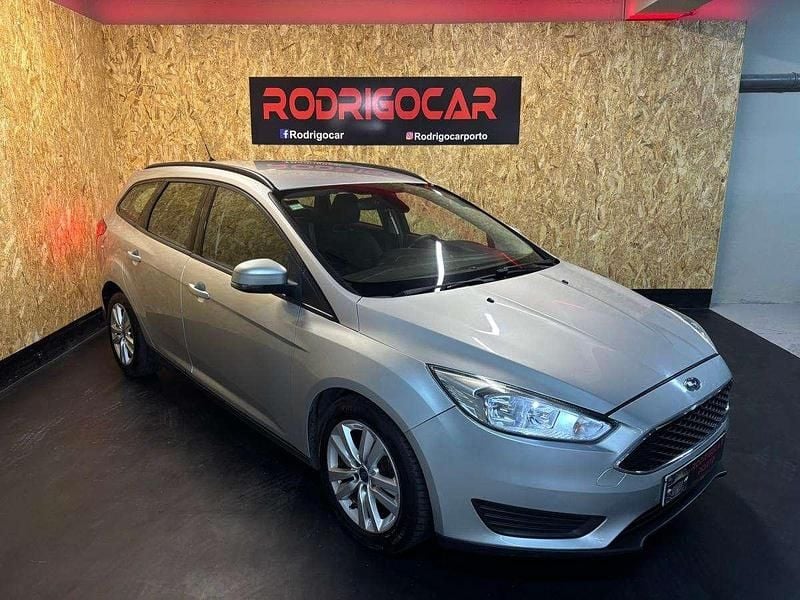 Cinzento Usado 2015 Ford Focus Carrinha | € 5.750 (Super Preço) - Imagem 1/4