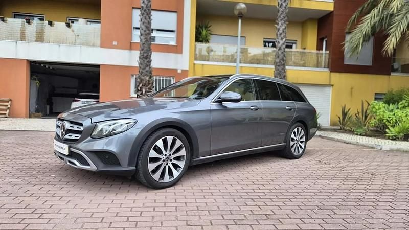 Usado Mercedes E220 All-Terrain Avantgarde 194 HP (142 kW) 2018 Cinza Carrinha
