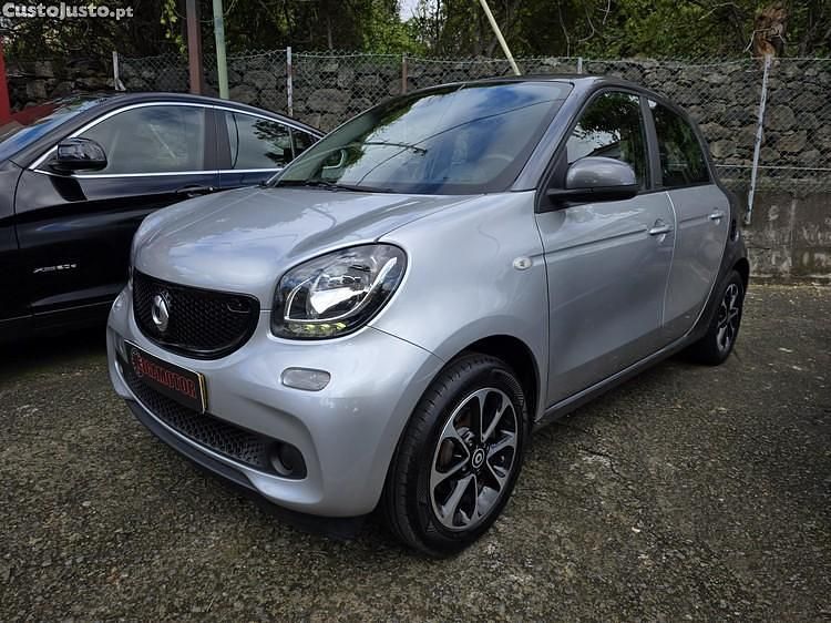 Cinza Usado 2016 Smart ForFour Passion Citadino | € 13.900 (Preço elevado) - Imagem 1/1