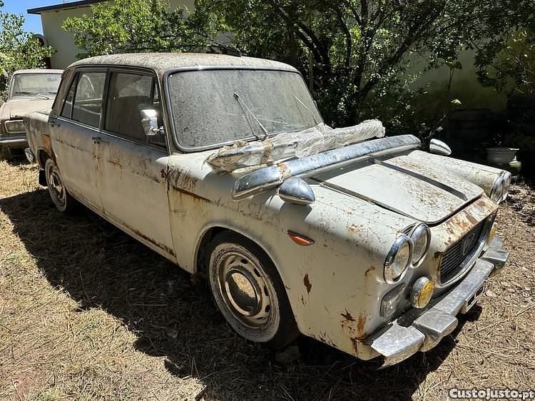 Branco Usado 1980 Lancia Flavia | € 1.500 - Imagem 1/1