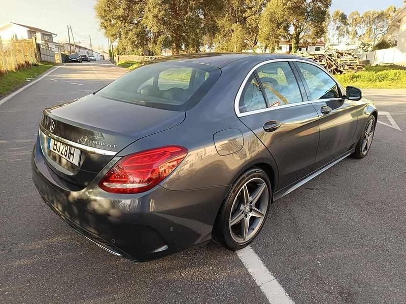 Usado Mercedes C180 116 HP (85 kW) 2015 Cinzento Sedan