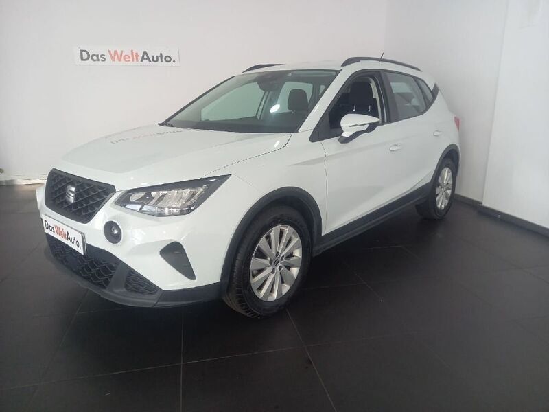 Branco Usado 2024 Seat Arona Style SUV | € 20.490 (Preço justo) - Imagem 1/4
