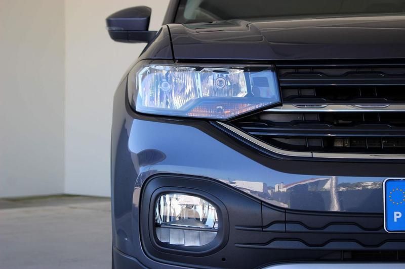 Usado VW T-Cross Life 110 HP (80 kW) 2023 Cinza SUV