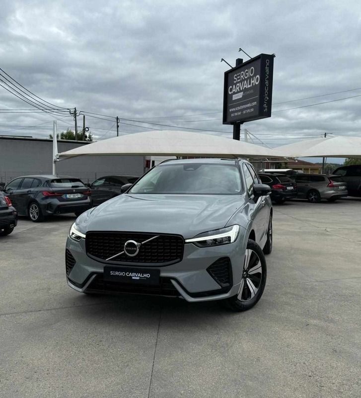 Cinzento Usado 2024 Volvo XC60 R-Design SUV | € 77.000 - Imagem 1/4