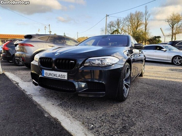 Cinza Usado 2012 BMW M5 | € 54.900 - Imagem 1/1